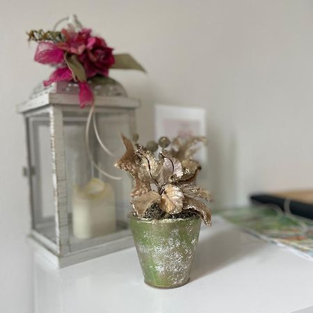 Peonia Apartment - Appartamento Vista Lago เลซเซโน ภายนอก รูปภาพ