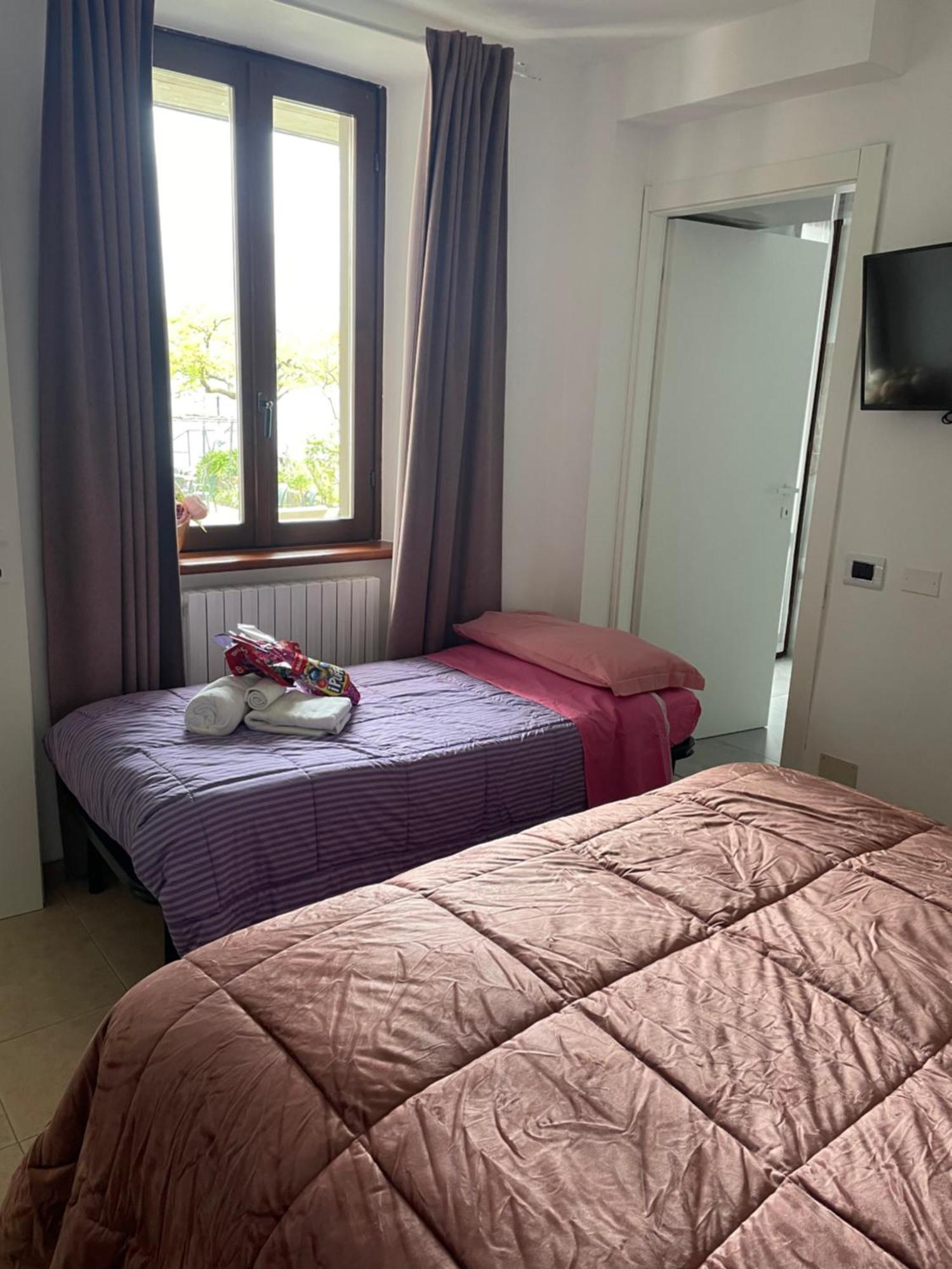 Peonia Apartment - Appartamento Vista Lago เลซเซโน ห้อง รูปภาพ