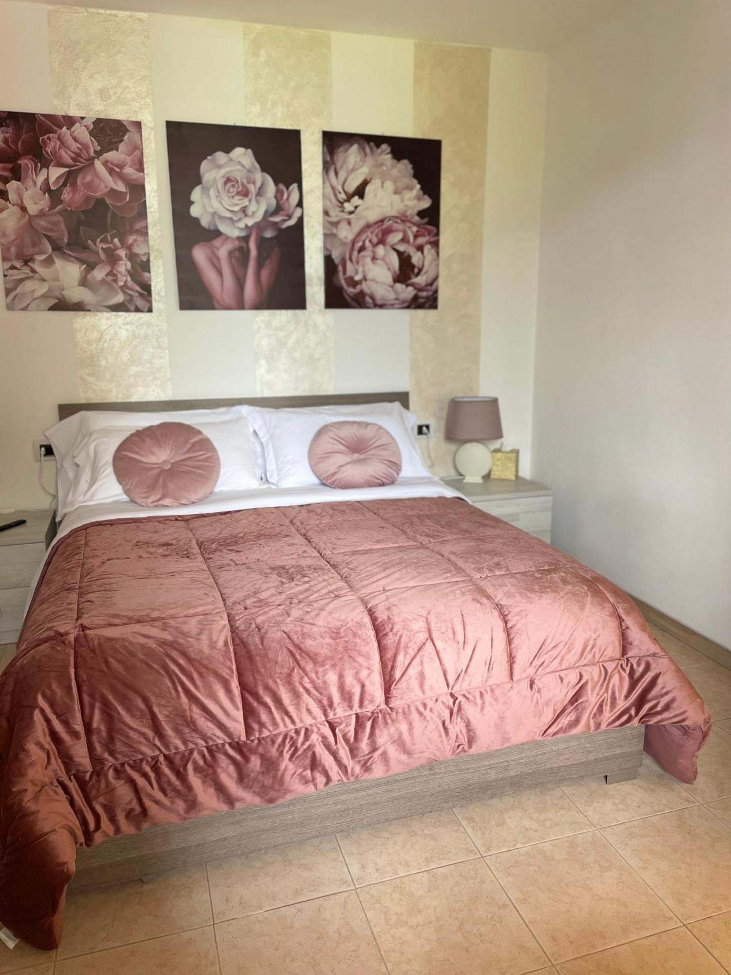 Peonia Apartment - Appartamento Vista Lago เลซเซโน ภายนอก รูปภาพ